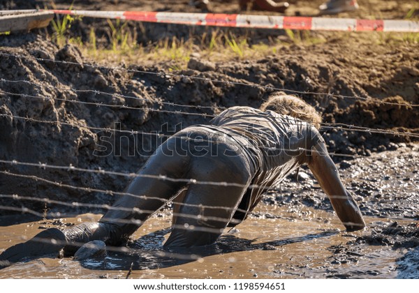 barbed wire crawl