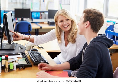 Female Careers Advisor Meeting Male College Student