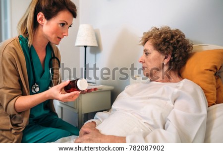 Female doctor explaining posology