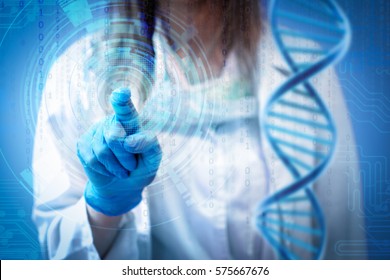Medica o infermiera che tocca schermo ologramma futuristico. Concetto genetico, medicina e tecnologie innovative.