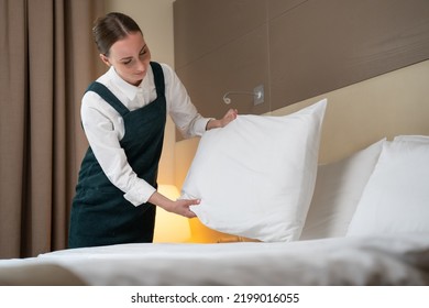 5,001 Hotel Linen Folded Images, Stock Photos & Vectors | Shutterstock