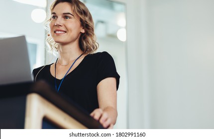 1,318 Speaker Standing Woman Podium Images, Stock Photos & Vectors ...