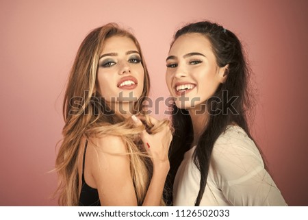brunette toy lesbian Brunette toy lesbian