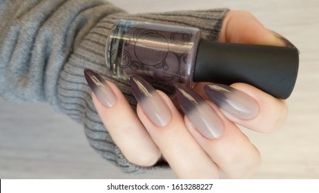 nails polish beige 