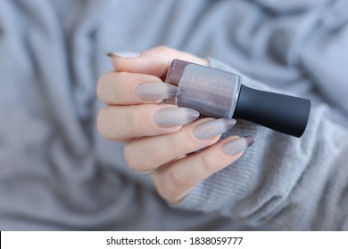 hand Female nails 