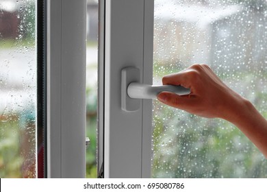 closing in a window
