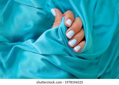 manicure blue blue gradient