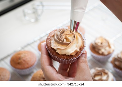 Piping Bag Images Stock Photos Vectors Shutterstock