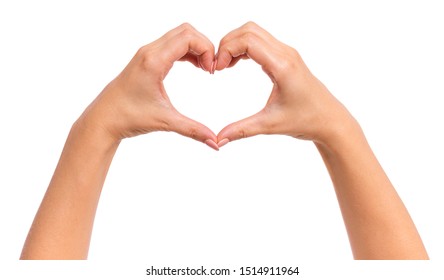 Женские руки делают знак Сердце пальцами, изолированные на белом фоне. Красивые руки женщины с копировальным пространством. Концепция любви в день святого Валентина.