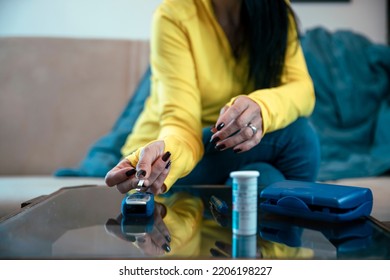 6,294 Woman cutting on sugar Images, Stock Photos & Vectors | Shutterstock
