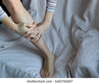 Female Hands On Hairy Leg Bathroom Stock Photo 1665765607 | Shutterstock