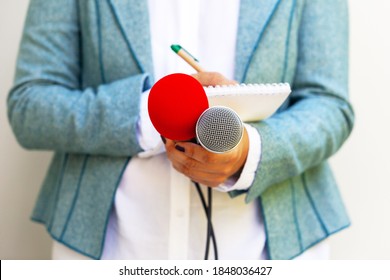 46,519 Journalist microphone Images, Stock Photos & Vectors | Shutterstock