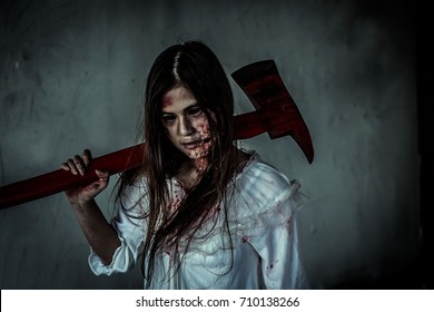 Female Killer Carrying An Ax And His Body Was Filled With Blood.