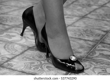 Female Legs Shoes Stock Photo 537743290 | Shutterstock