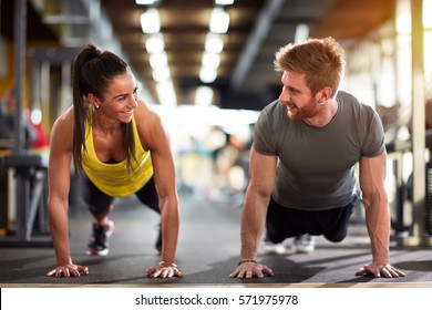  Female and male compete in endurance on fitness training