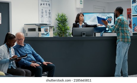 1,333 Medical centre reception desk Images, Stock Photos & Vectors ...