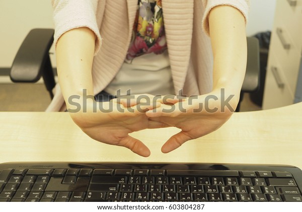 Female Stretch Her Fingers Hands Arms Stockfoto Jetzt Bearbeiten