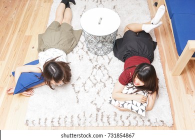 Girls Sleepover Images Stock Photos Vectors Shutterstock