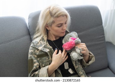 Female US Army Soldier, Military Woman.