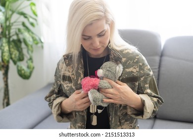 Female US Army Soldier, Military Woman.