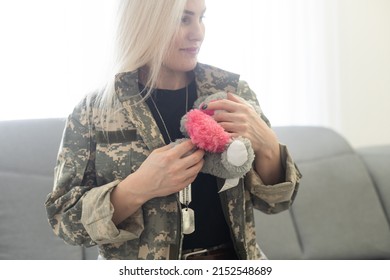 Female US Army Soldier, Military Woman.