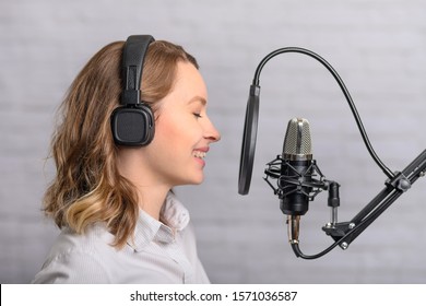 40,482 Text to voice Images, Stock Photos & Vectors | Shutterstock