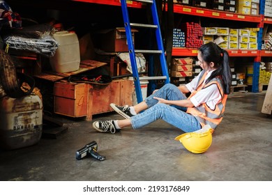 455 Warehouse Worker Injured Images, Stock Photos & Vectors 