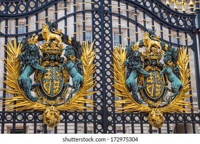 Fence Of Buckingham Palace In London