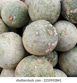 Feronia Elephantum, (Kaitha) Wood Apple, Curd Fruit In The Indian Market.close-up View
.