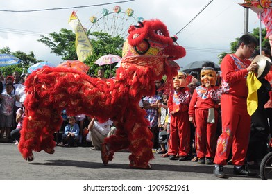 930 Lion Dance Singapore Images Stock Photos Vectors Shutterstock 930 Lion Dance Singapore Images Stock Photos Vectors Shutterstock