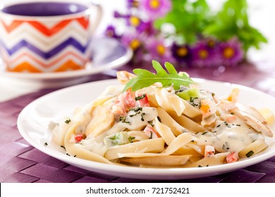 Fettucine Pasta With White Sauce