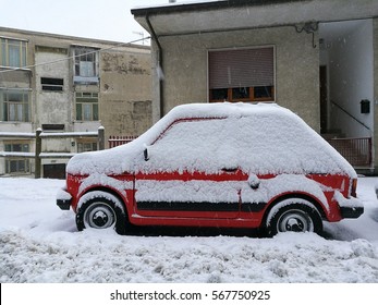Fiat 126 under the snow