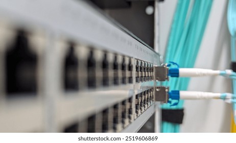 fiber cable 10G uplink in datacenter