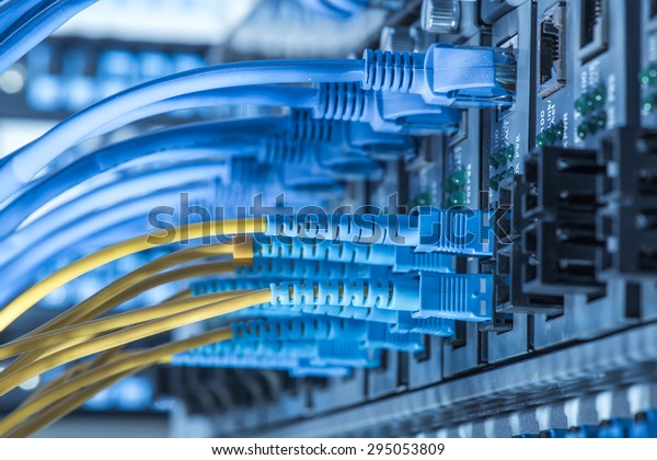 fiber Network\
Server