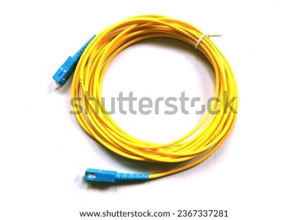 fibre optic patch cable, A fiber-optic patch cord is constructed from a core with a high refractive index