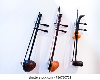Fiddle is a Thai musical instruments. String instruments.made of wood