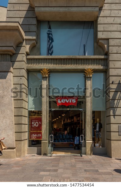 levi's outlet nearby
