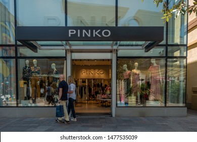 voering Steil helling Pinko store Images, Stock Photos & Vectors | Shutterstock