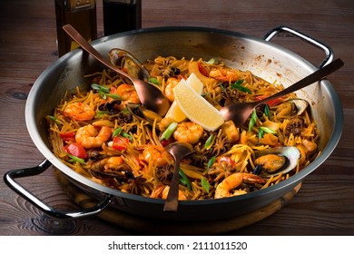 Fideua Spanish Seafood Dish. Spanish Cuisine From Valencia. Sea Food Pasta Dinner, Noodle Paella. Typical Catalan Dish Made With Noodles And Seafood