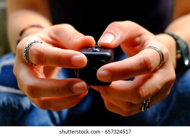 Fidget Cube stress reliever, fingers toy, black. (relax)