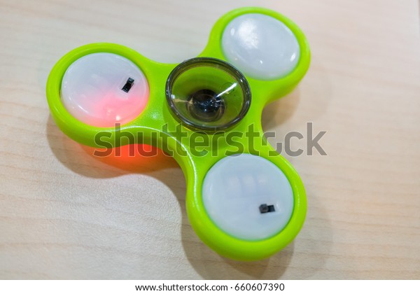 table spinner toy