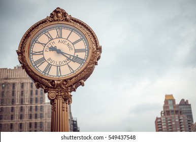 621 Fifth Avenue Building Clock Images, Stock Photos & Vectors ...