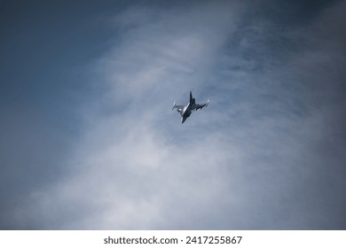 
fighter jet in sky fly