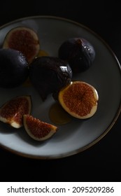 figs fruit on the table