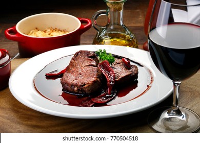 Filet mignon with red wine sauce - Powered by Shutterstock