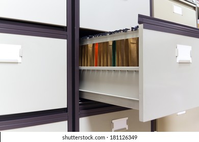 Filing for large folders in an office
