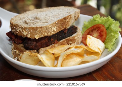 Filipino Longganisa Sandwich With Chips