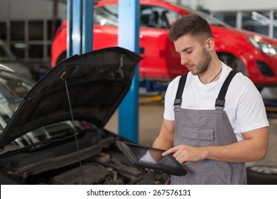 85 Mechanic checklist focused Images, Stock Photos & Vectors | Shutterstock