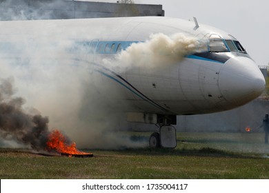 Fill the plane with fire-fighting foam after emergency landing