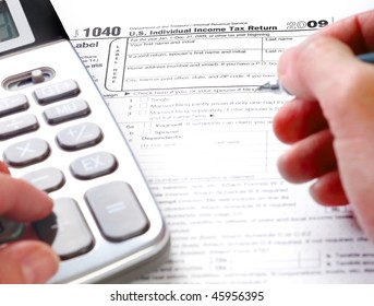 Filling The Form 1040. Standard US Income Tax Return